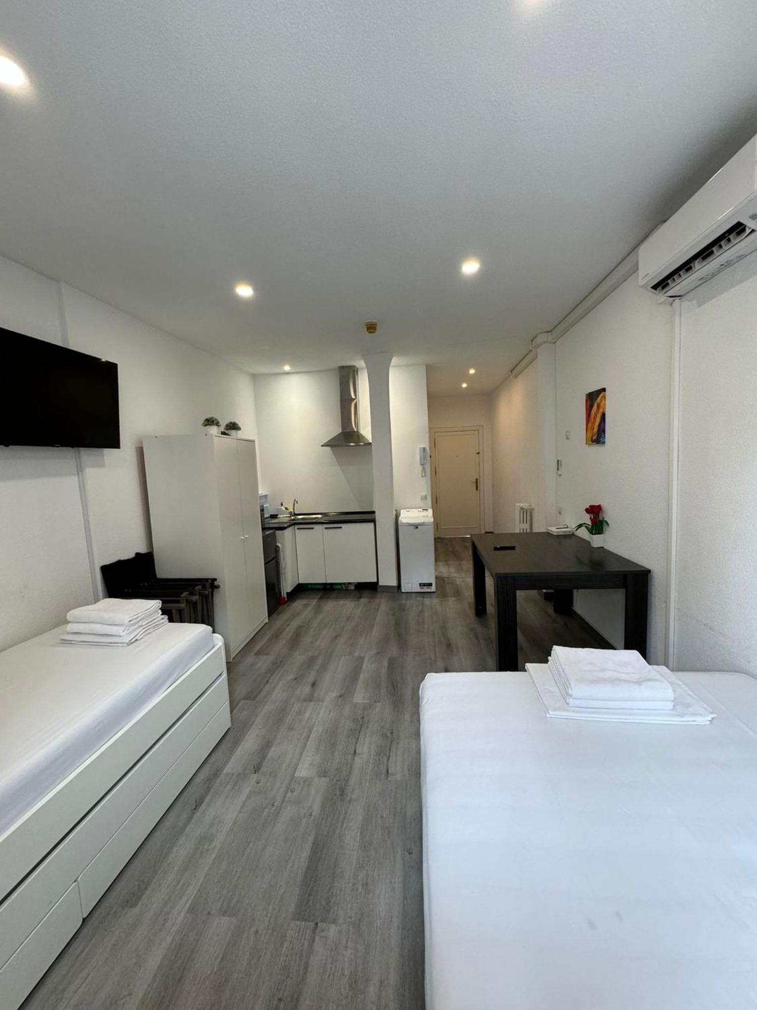 Estudio En Callao, 4 Personas Madrid Exteriör bild